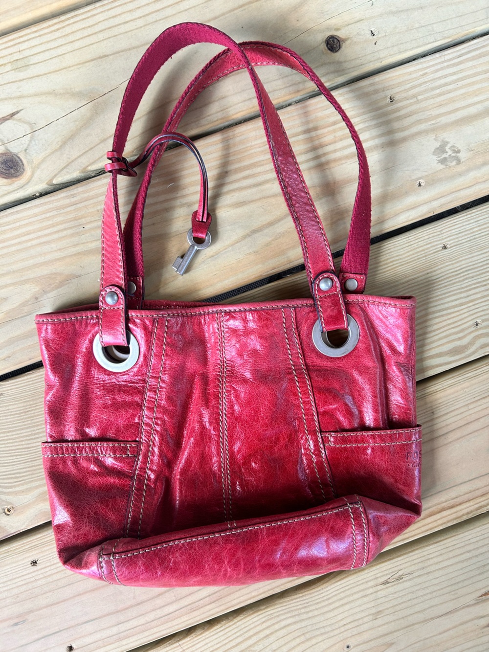 Women’s Fossil Red Leather Shoulder Bag